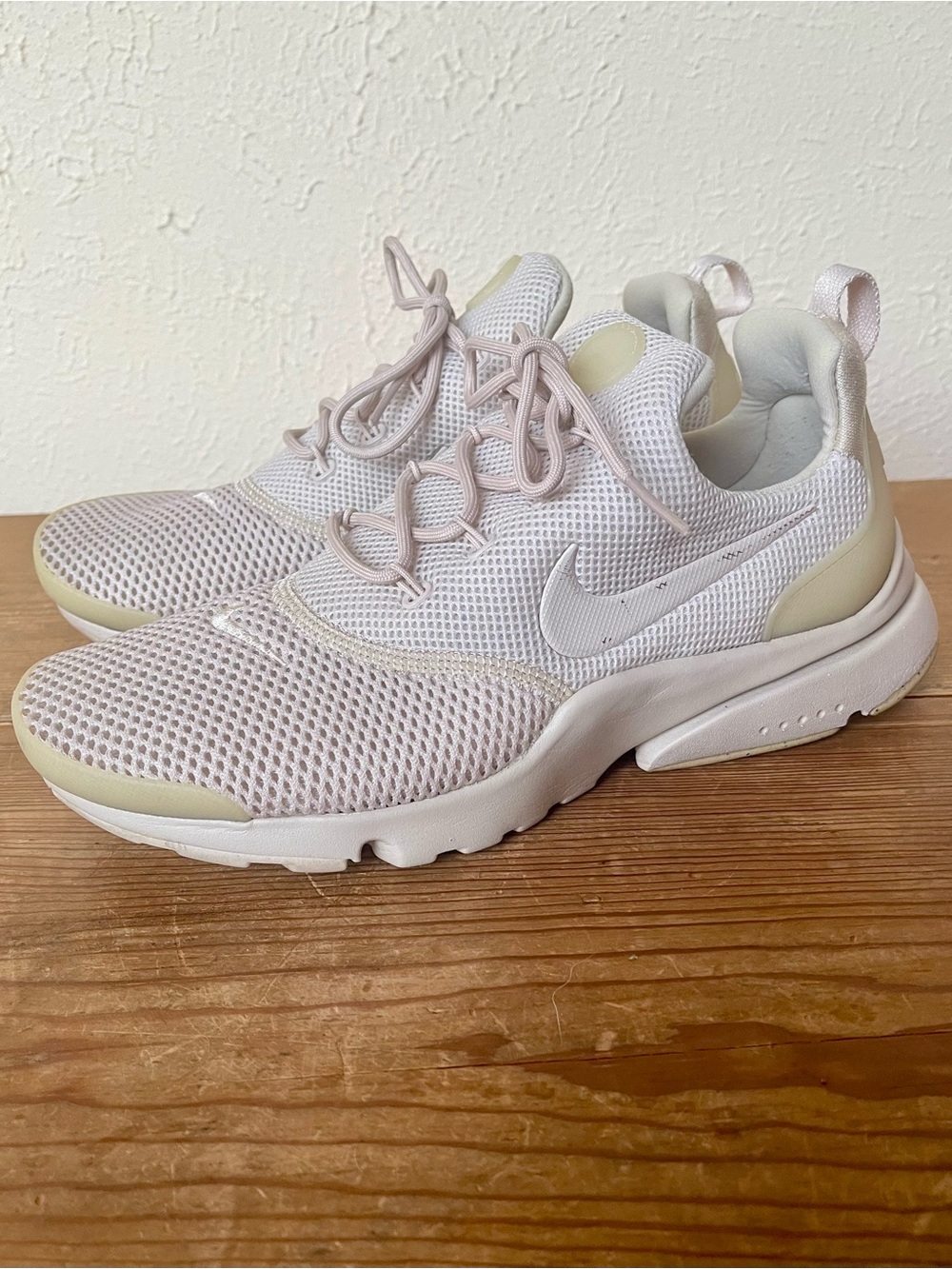 Nike Presto Fly Oatmeal Women’s Sneakers — Size 7, Style 910569-100